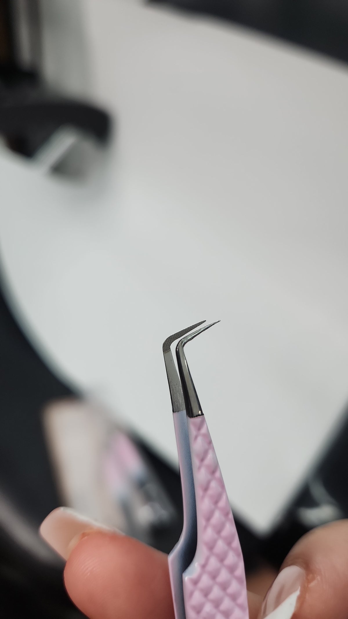 90° Fiber Tip Tweezer
